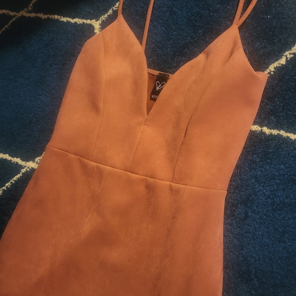 Windsor Dresses & Skirts - 💕Vintage Windsor Suede Bodycon Dress!